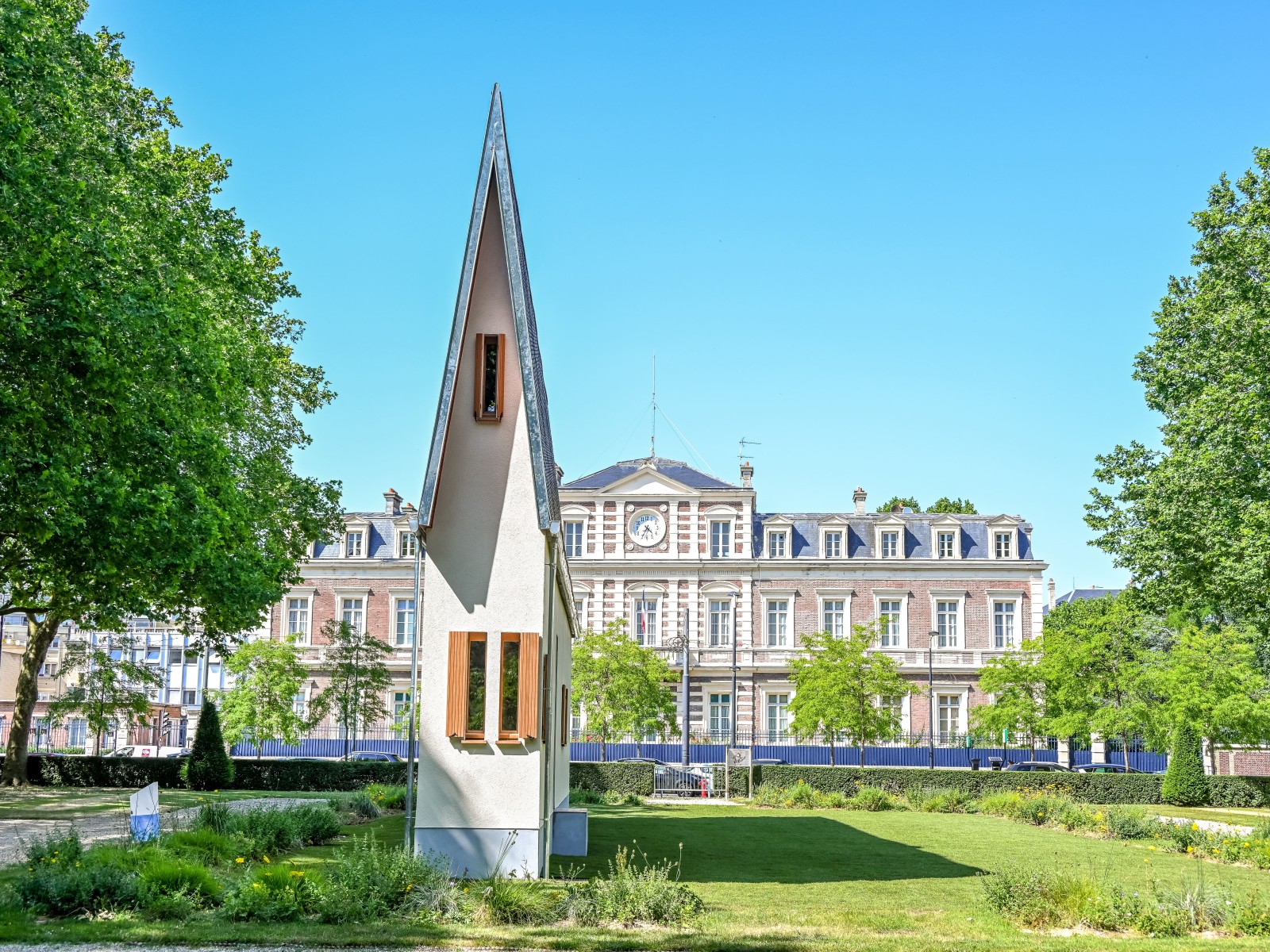 Erwin Wurm -NarrowHouse- (c)Anne-Bettina Brunet
